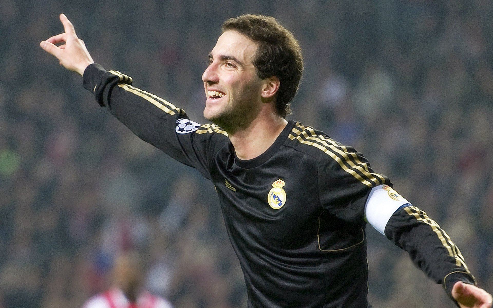 “汤姆·佩顿加速成长，英国游泳未来之星”